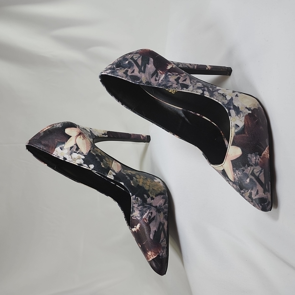 CHARLOTTE Russe Floral Heels size 6
